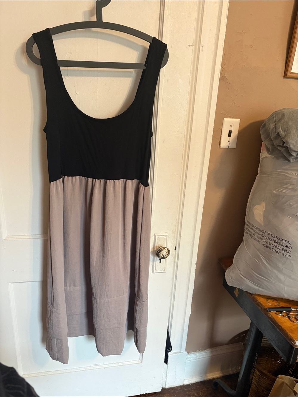 Sleeveless Two-Tone Tanktop Women's Dress in Black and Taupe